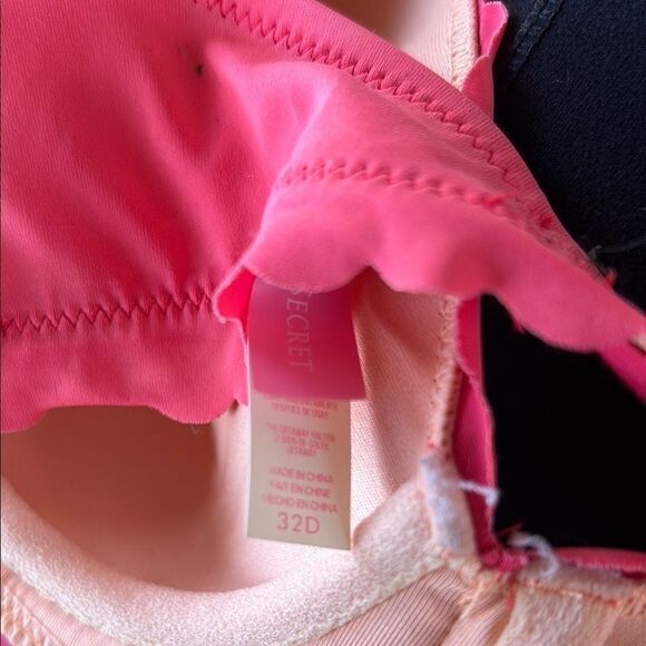 Victoria's Secret Pink Scalloped Bikini Top   E - Picture 3 of 7